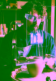 Holographic clayering